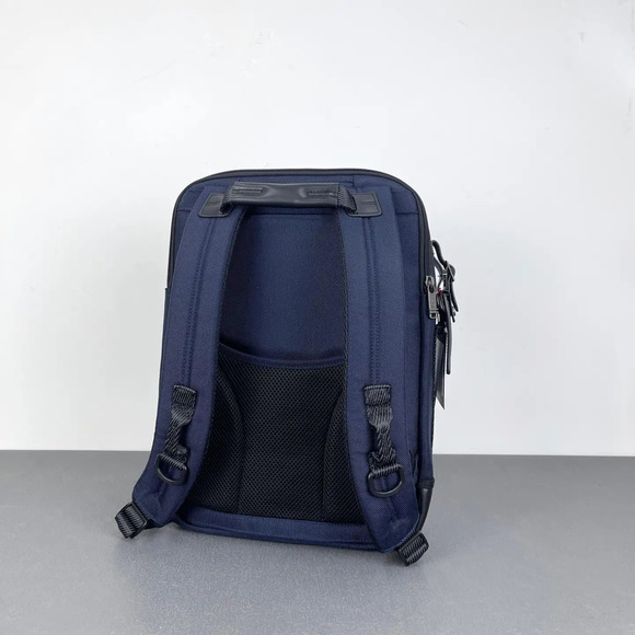 yeti bags cheap Hopper M20 Backpack Soft Cooler Black Forest Green With its roomy 20L Color:White Dune/Patch published:2025-05-16 NEW Tumi Fremont PARRISH